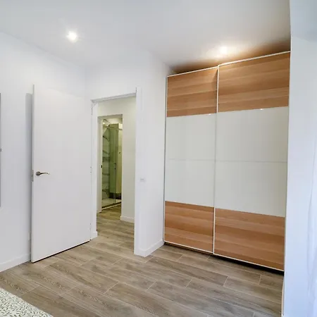 Apartment Pisos Plaza Paris